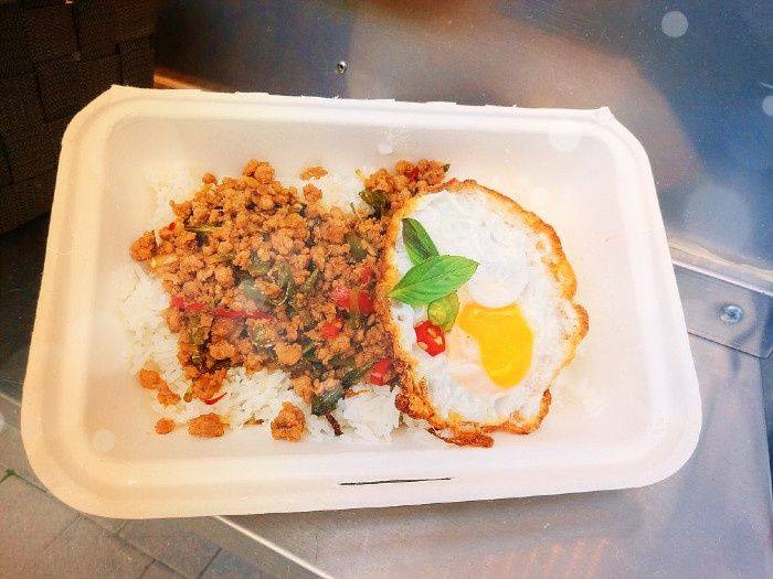 바질 덮밥